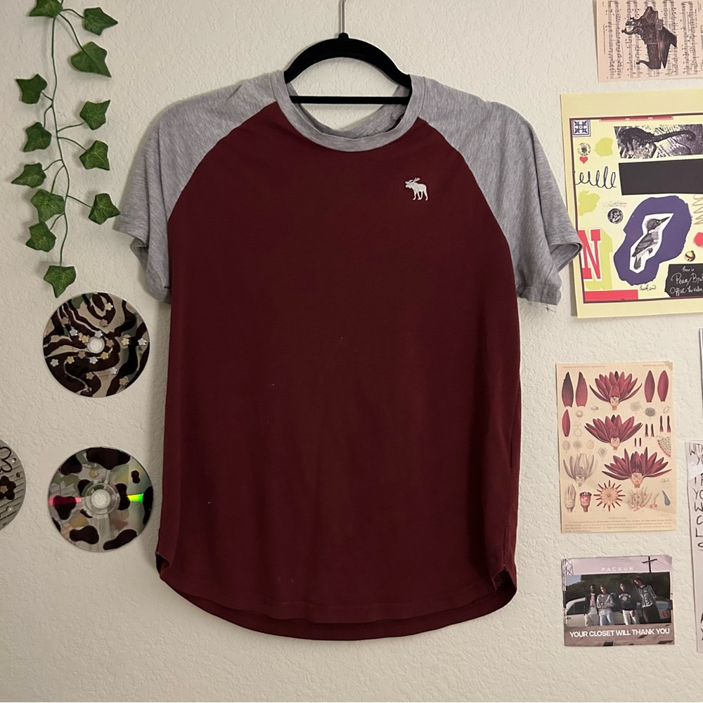 Abercrombie Burgundy/Maroon Gray Short-Sleeved Shirt